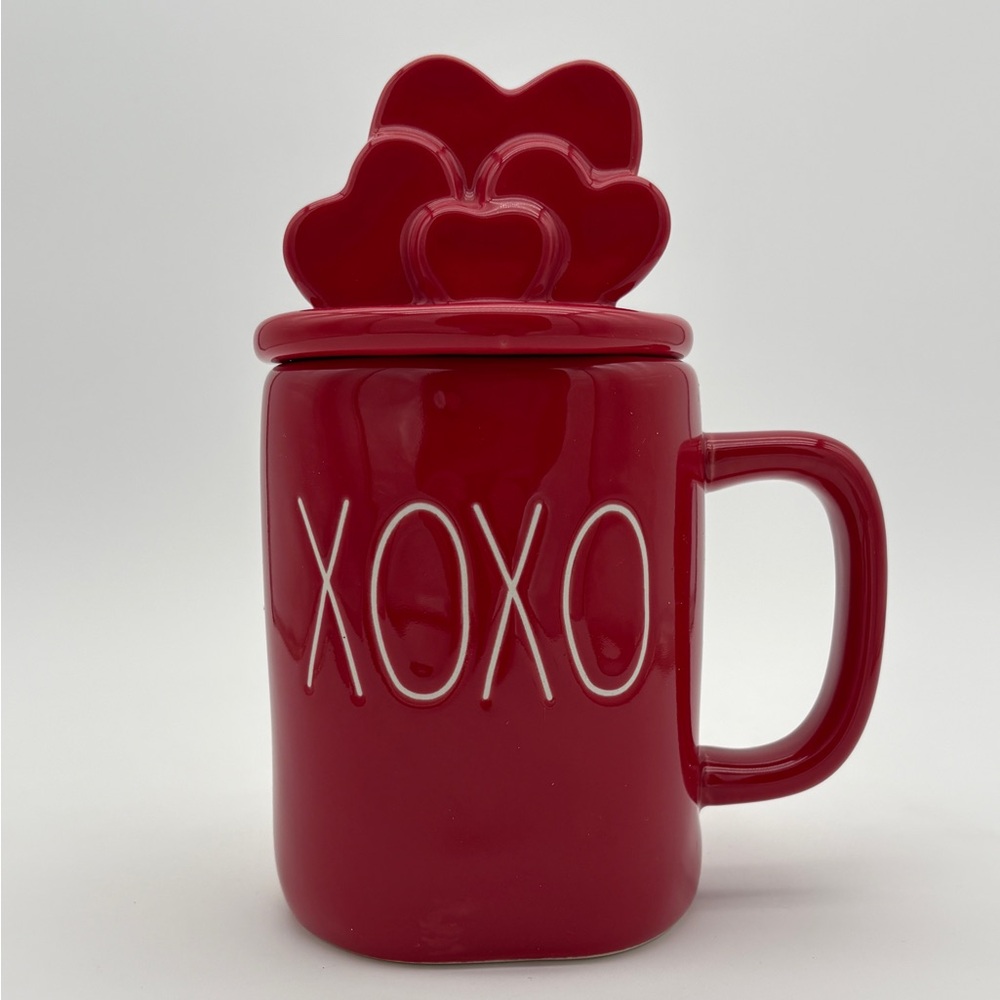 Pre Owned Rae Dunn Valentine Theme Red With White Text XOXO Mug with Heart Lid